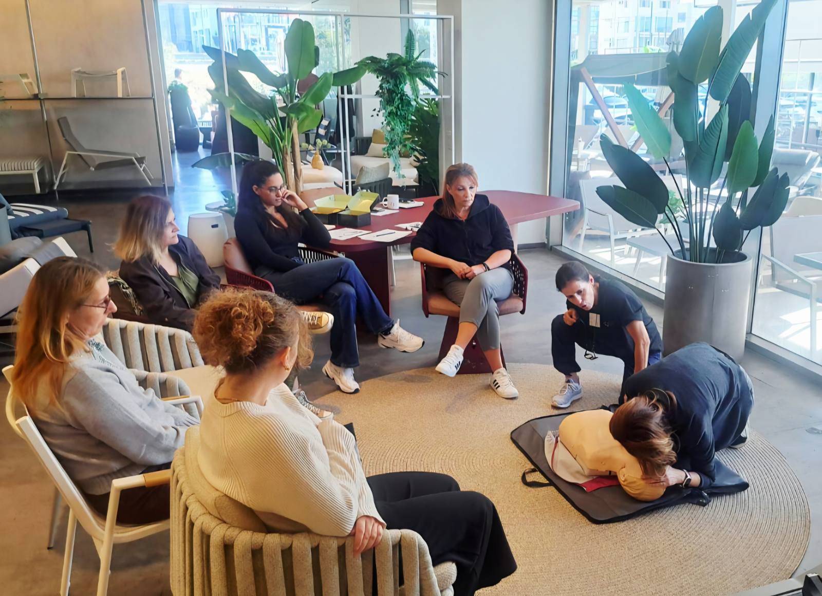 Εκπαίδευση Πρώτων Βοηθειών και ΚΑΡΠΑ στον χώρο εργασίας από την Education Gallery